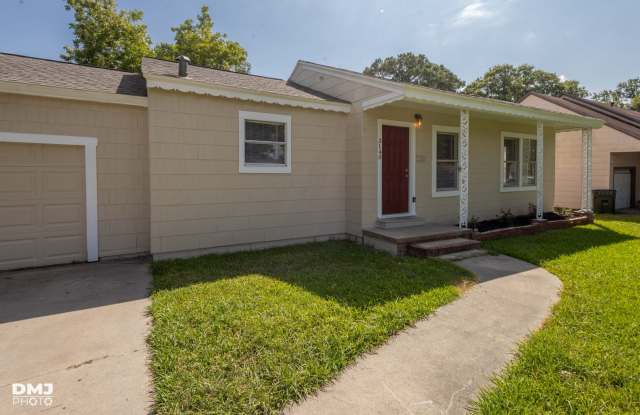 Move in Ready and pricced to GO!! 3 Bed / 2 Bath in 77619! photos photos Move in Ready and pricced to GO!! 3 Bed / 2 Bath in 77619! photos photos