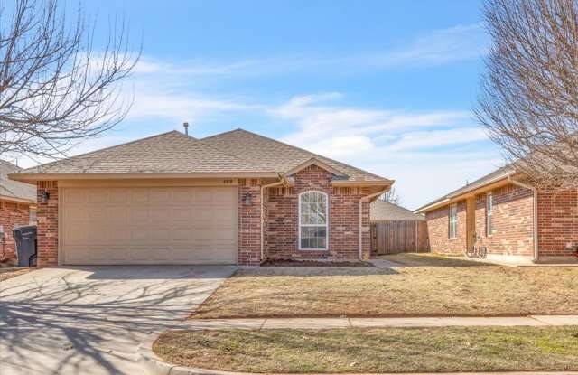 Adorable remodel in Yukon/Mustang schools photos photos