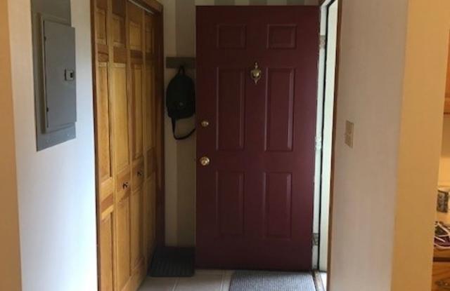 Spacious 2BR/1BA Condo Available February 15th!! - Great Residential Location! photos photos