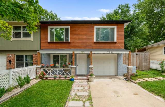 3 Bedroom Townhome With Fenced Yard and 1 Car Garage Gallery 1