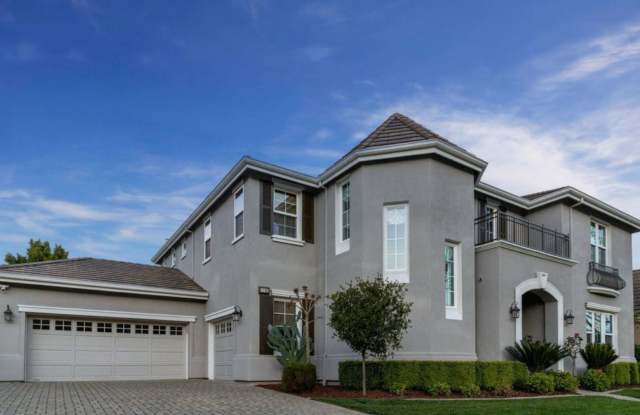 Pleasanton Ridge 5 bed/5 bath, Solar, Amenities, Great Schools, small dog OK Gallery 3