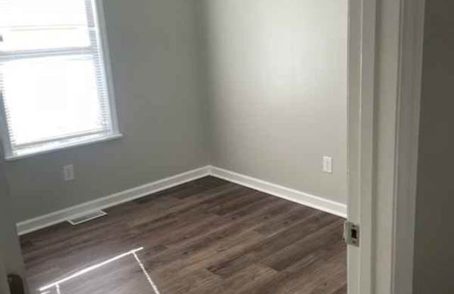 303 Peachtree Road Gallery 4