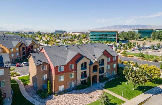 Stunning 3 bed 2 bath Condo in Pleasant Grove photos photos