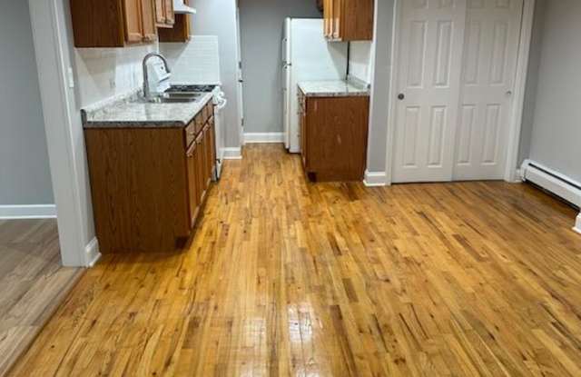 2550 West Catalpa Ave. photos photos