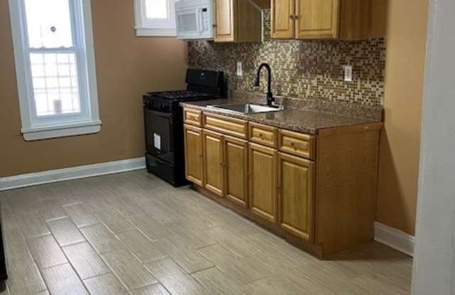 147 N Yewdall St photos photos