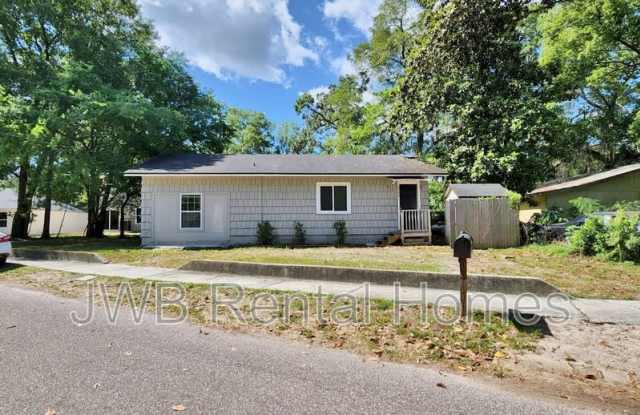 9742 Highland Ave - 9742 Highland Avenue, Jacksonville, FL 32208