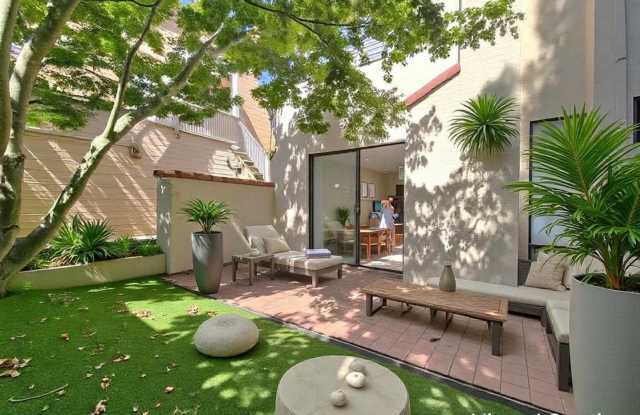 Burlingame townhouse Gallery 1