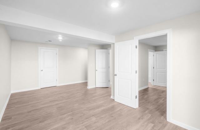 Large in-law Suite available in a quiet neighborhood - 7016 Buffalo Valley Drive, Charlotte, NC 28214