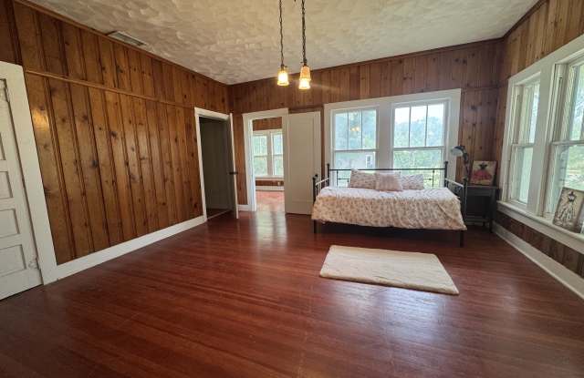 817 West Long Gallery 4