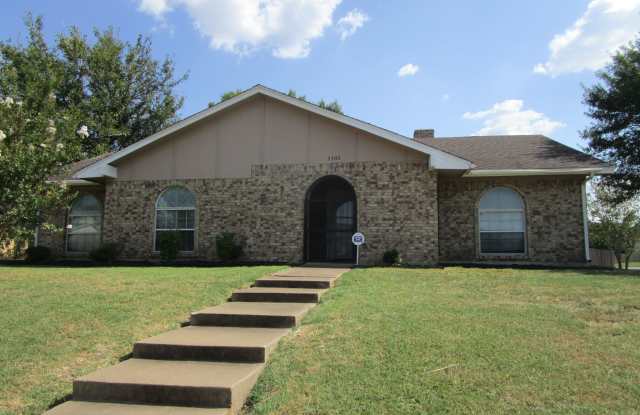 3300 Heritage Ln - 3300 Heritage Lane, Forest Hill, TX 76140