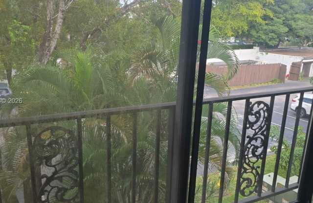 3680 Inverrary Dr photos photos