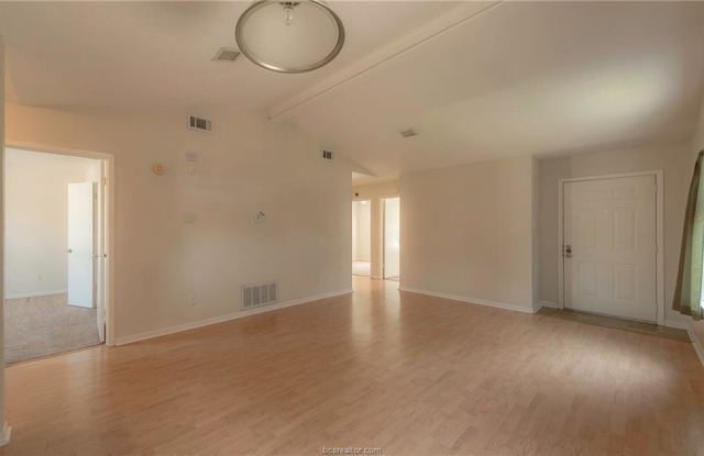 2507 Hickory Drive Gallery 4