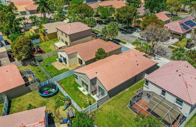 15726 NW 16th Ct Gallery 2