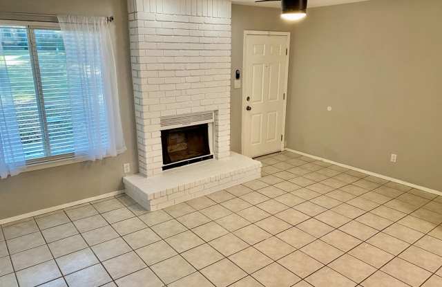 Must See Condo Close to Lake Travis! Gallery 4
