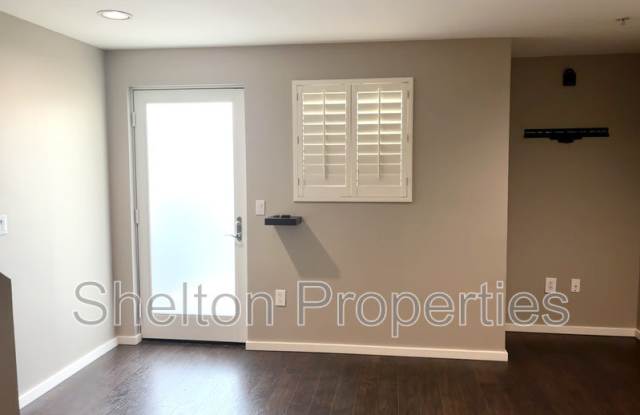525 W Lakeside Dr Unit 108 Gallery 4