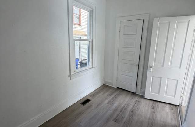 1230 Norwood Road - Lower Gallery 4