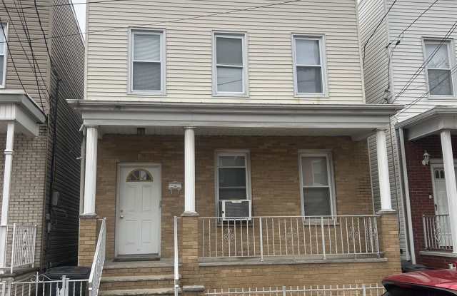 18 WEST 16TH ST photos photos