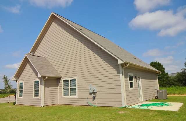 Spacious Home on Corner Lot for Rent in Calera! COMING SOON! Gallery 4