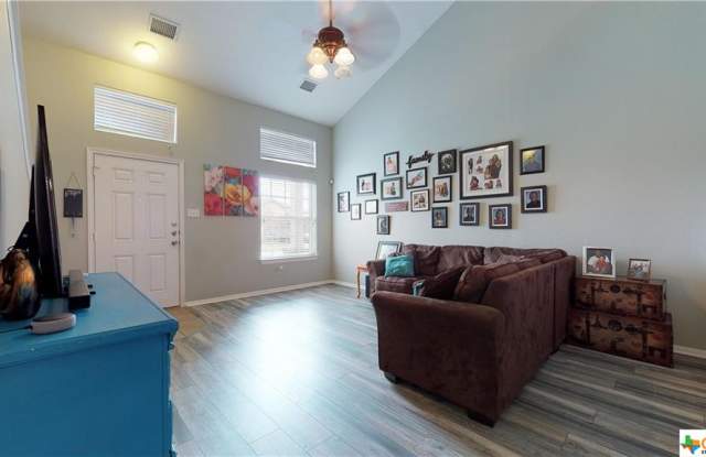 6604 Griffith Loop Gallery 4