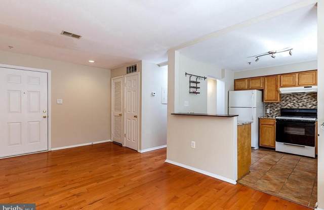 1441 SPRING Road NW Gallery 2