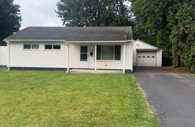 Excellent Liverpool 3 Bedroom Ranch with Garage and Private Yard Gallery 1
