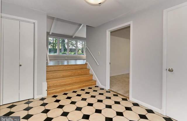 6154 BEACHWAY DR Gallery 4