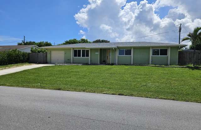 1590 NE 23RD Terrace Gallery 3