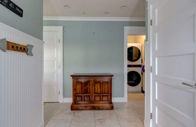 Beautiful Furnished Waterfront Condo with Stunning Harbor Views! Gallery 3