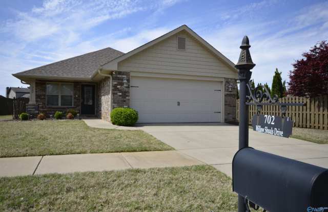 702 Willow Shoals Drive photos photos
