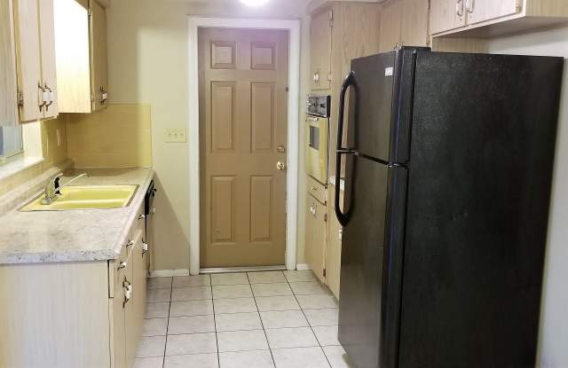 7355 Ashwood Dr Gallery 3