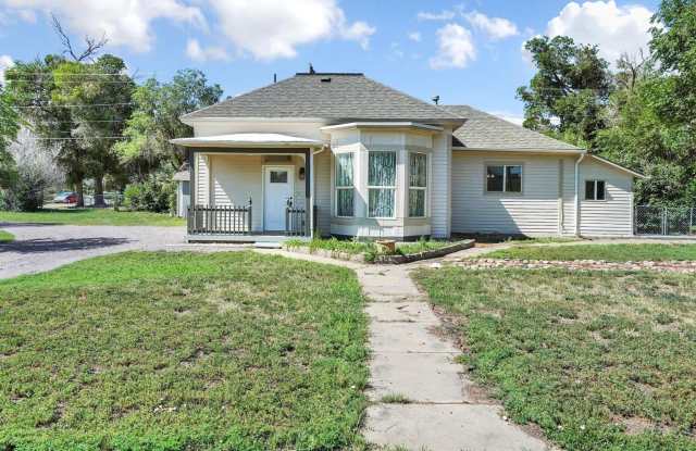Charming Home for with a Spacious Yard  Classic Finishes!!! photos photos