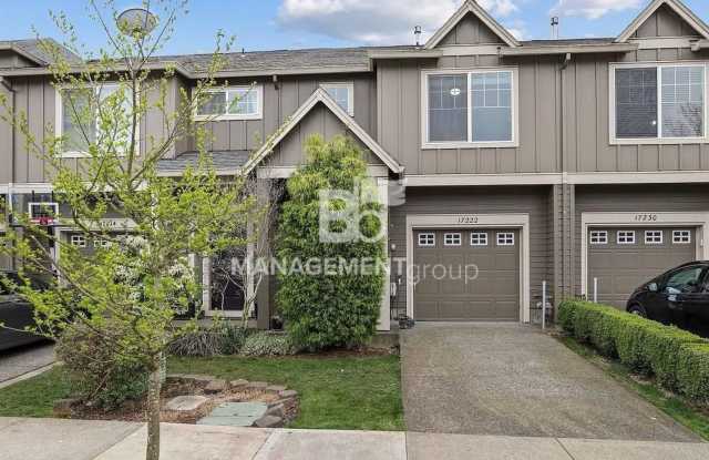 Updated Beaverton Townhome Close to Nike! Private Yard/Patio photos photos