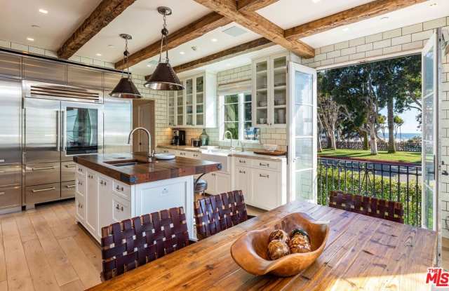 127 Hollister Ave - 127 Hollister Avenue, Santa Monica, CA 90405
