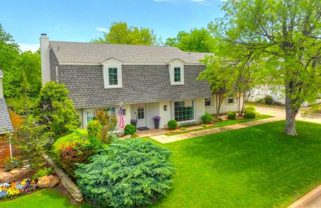4 Bedroom 2.5 Bath 2 Car Garage in Quail Creek Addition photos photos