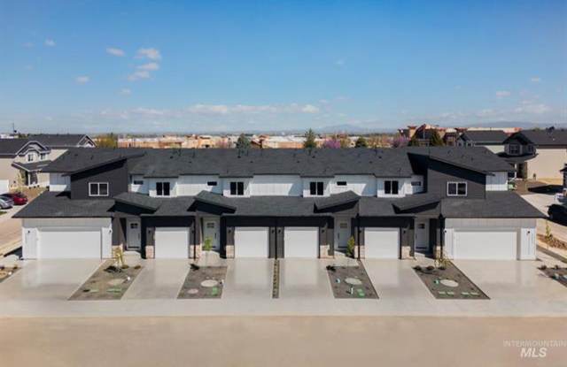 Gorgeous Townhouse with 2 Master Bedrooms!! Prefer a 6 Month Lease! Gallery 1