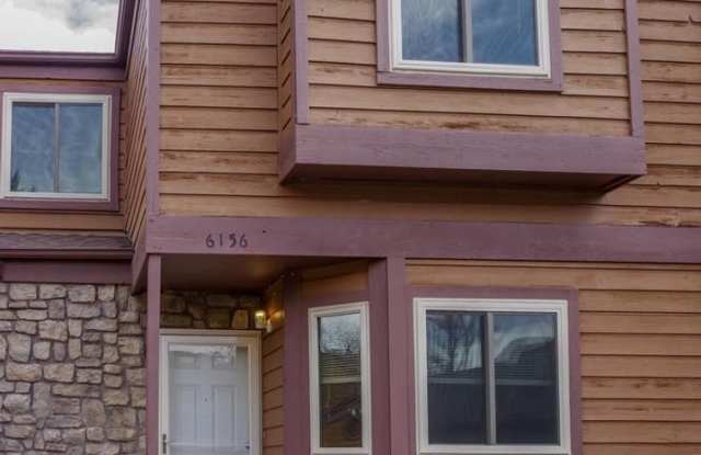 Spacious 3 Bedroom, 3 Bathroom Willowbrook Condo in Gunbarrel photos photos