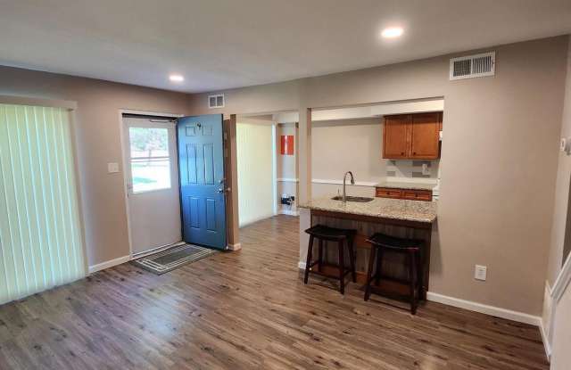 103 LEXINGTON COURT Gallery 4