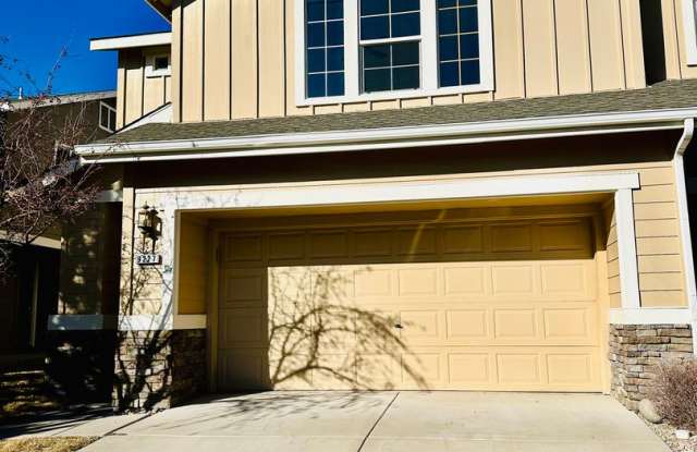 Spacious 2 Story Townhouse Available NOW! photos photos