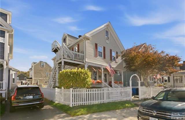 12 Carroll Avenue Gallery 1