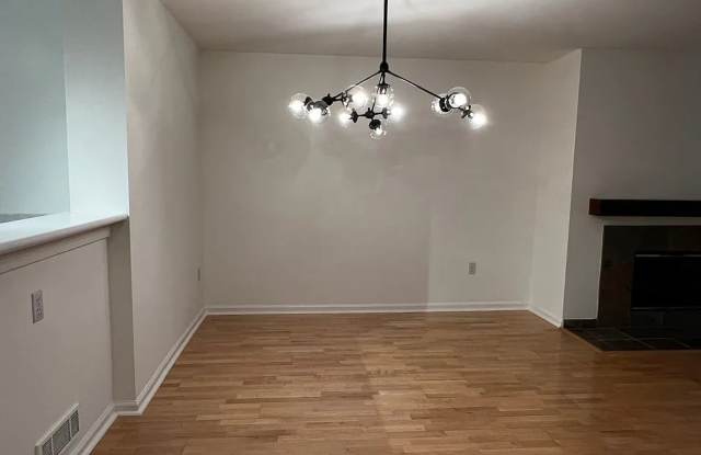 651 Chestnut St Apt 209 Gallery 2