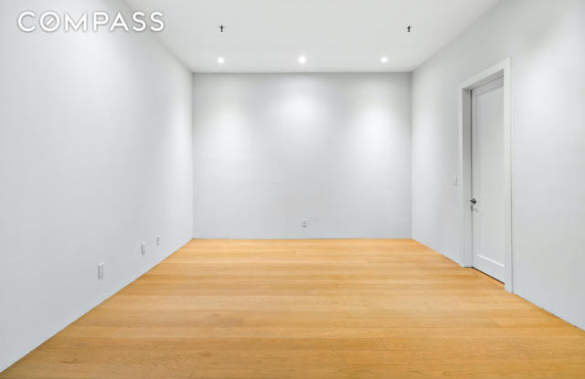 60 Warren Street Gallery 4