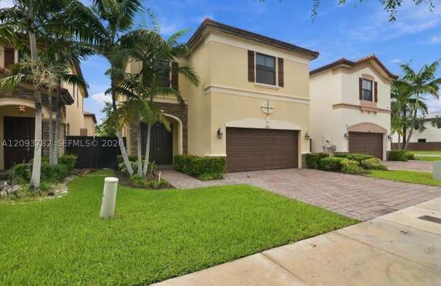 8770 NW 99th Path Gallery 2