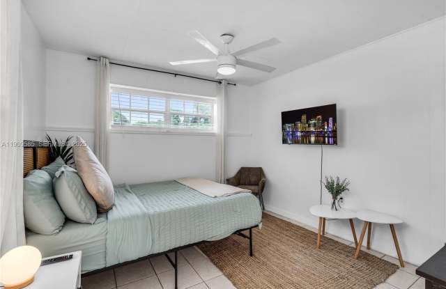 2972 NW 15th St photos photos