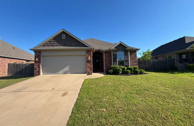 **COMING MID-JUNE**  Stunning 3-Bedroom, 2-Bathroom Single Family Home in Fayetteville! photos photos