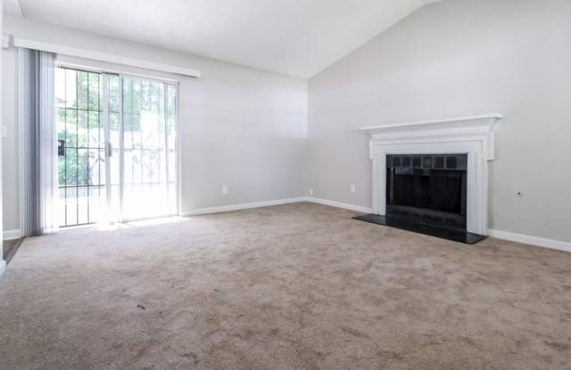 5586 Panola Place Gallery 3