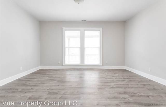 2341 N Kenwood Avenue Gallery 4