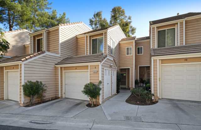 Gorgeous 2 Story Townhome in Valencia! photos photos