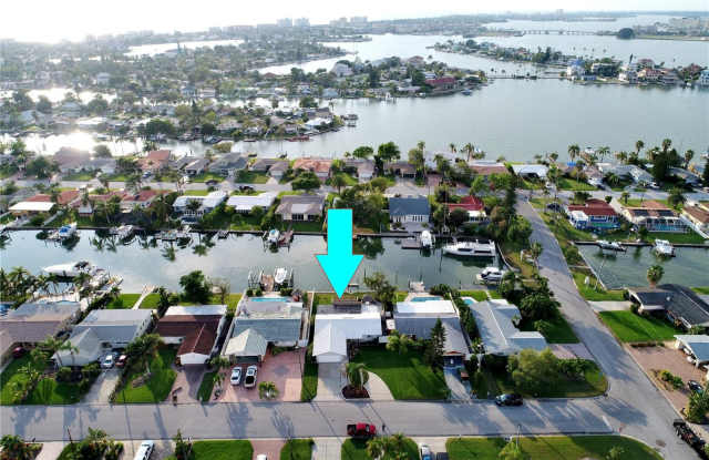 572 LILLIAN DRIVE - 572 Lillian Drive, Madeira Beach, FL 33708