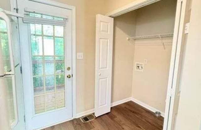 580 Windsor Street SW Gallery 4