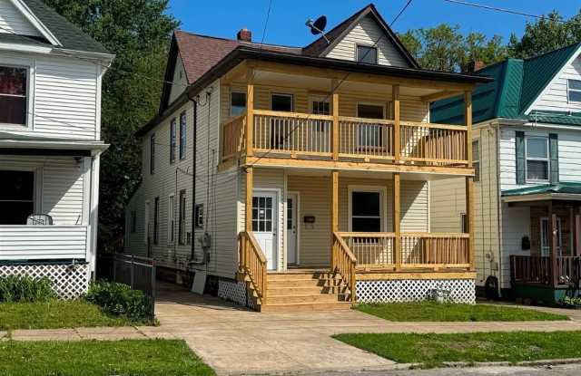 Lower newly remodeled 3 bedroom unit photos photos